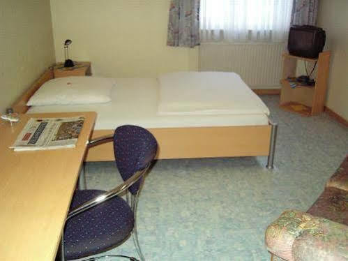 Gastehaus Am Riedweg Otel Mannheim Dış mekan fotoğraf